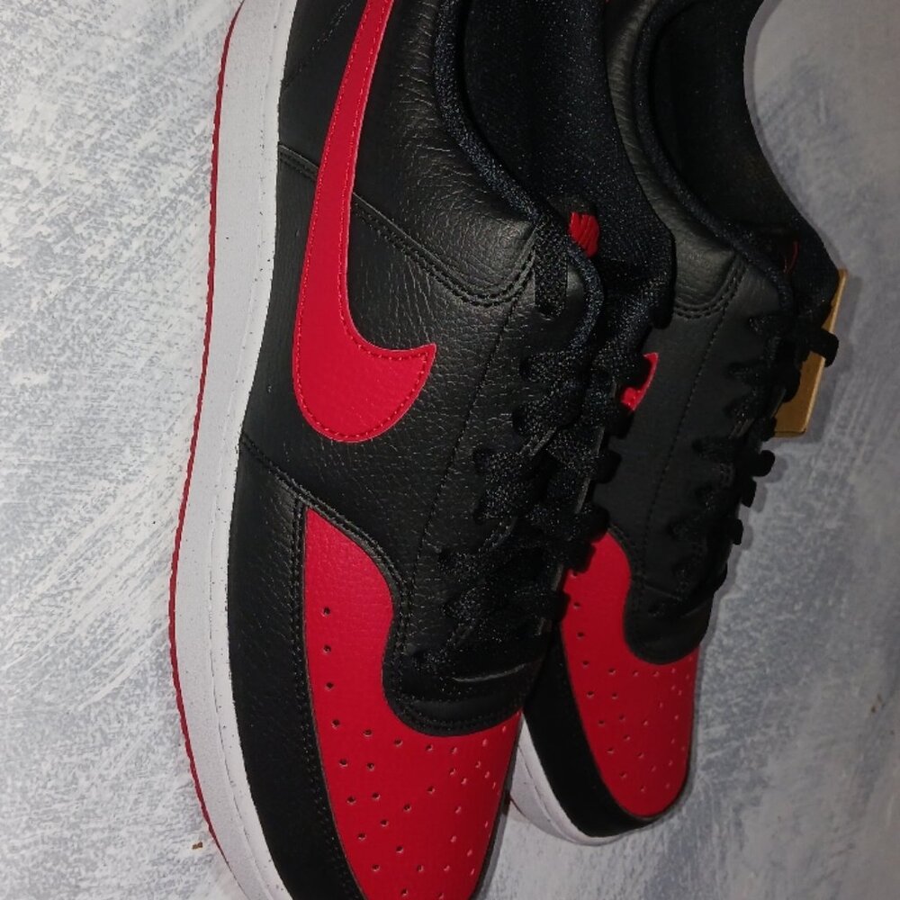 Nike Court vision black & reds